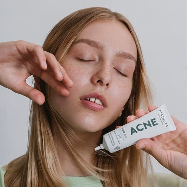 MÁDARA - Hydra-Derm Acne Balancing Fluid 40ml