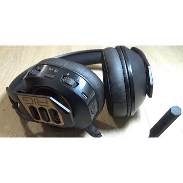RIG 700HX hörlurar
