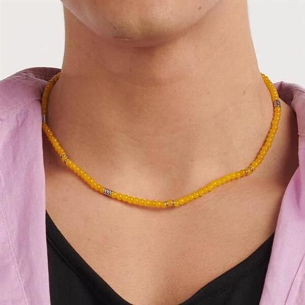Halsband - S'AGAPÕ - Madera SAD01 - Gula glaspärlor - Elastisk - 49 cm