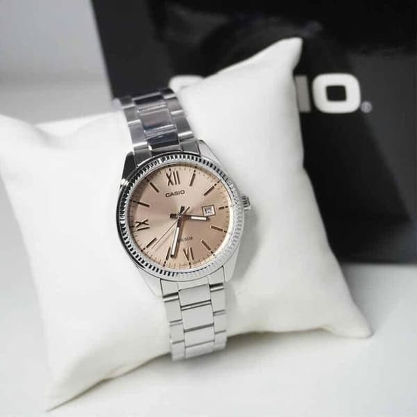 Dameur - Casio - Klassisk - Beige Bund - Vandtæt 50m - Kvarts Urværk