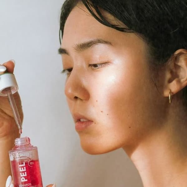 Madara Peel Intense Exfoliating Serum - röd - 30 ml