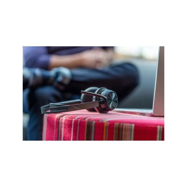 Poly Voyager Focus 2 Microsoft Teams-certificeret USB C-headset + USB-C/A-adapter - Microsoft Teams-certificering - Google Assistant