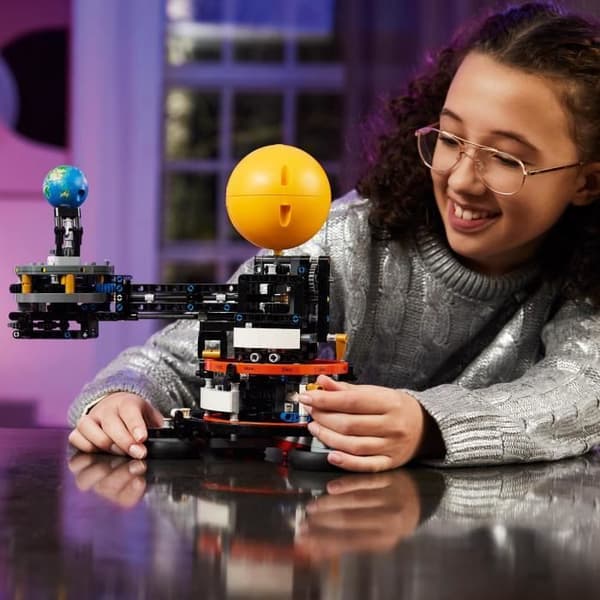 LEGO Technic 42179 kredsende planet Jorden og månen, legetøj, solsystemtema