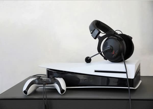 Beyerdynamic Model: MMX 330