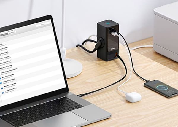 Strømadapter - BASEUS - POWERCOMBO 65W - Sort - Multiopladning - 3 porte USB-C/USB/AC