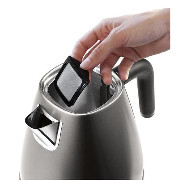 Kedel - De'Longhi Distinta Titanium - 1,7 L - 2000 W - Rustfrit stål - Sort og grå