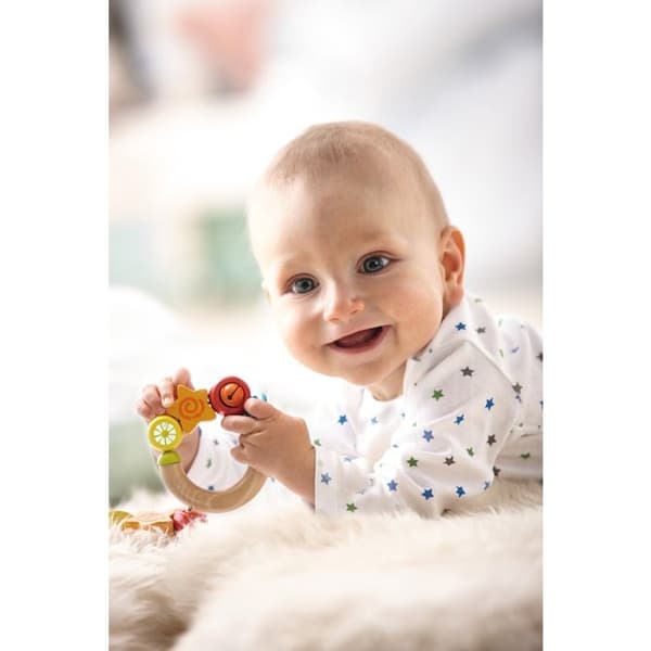Haba rattle star junior 9,5 x 9 cm trä