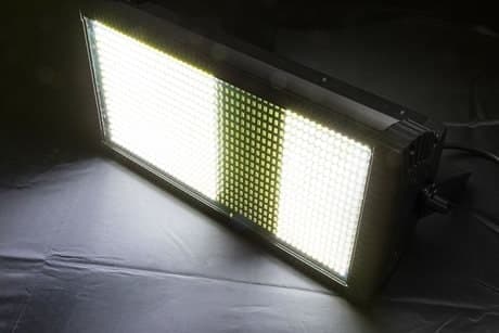 BeamZ Pro BS1000 LED-stroboskop - 4 segment - DMX