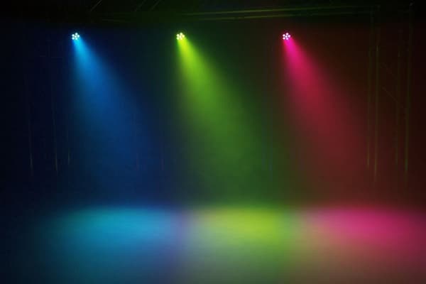 4-pack BeamZ SlimPar30  6 x 3W 3in1 RGB