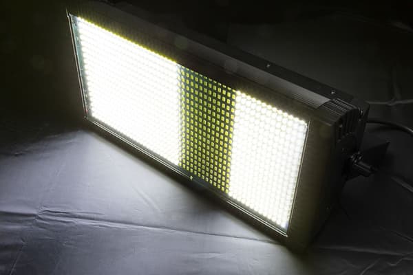 BeamZ Pro BS1000 LED-stroboskop - 4 segment - DMX