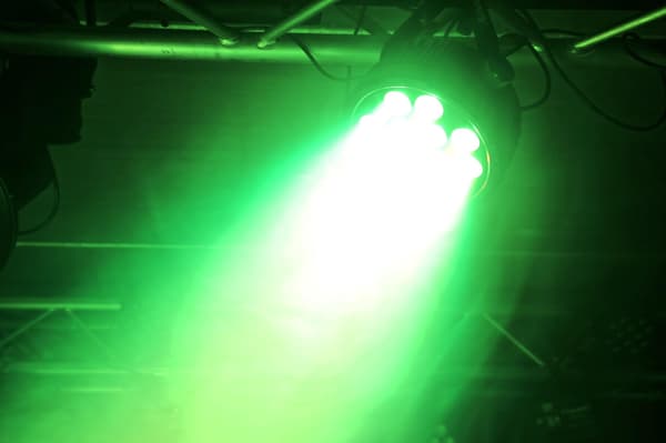 Beamz BT310 Flat PAR 12x6W 4-1 DMX IRC