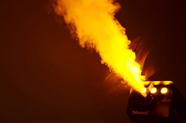 BeamZ S700-LED Rökmaskin med Eld-effekt
