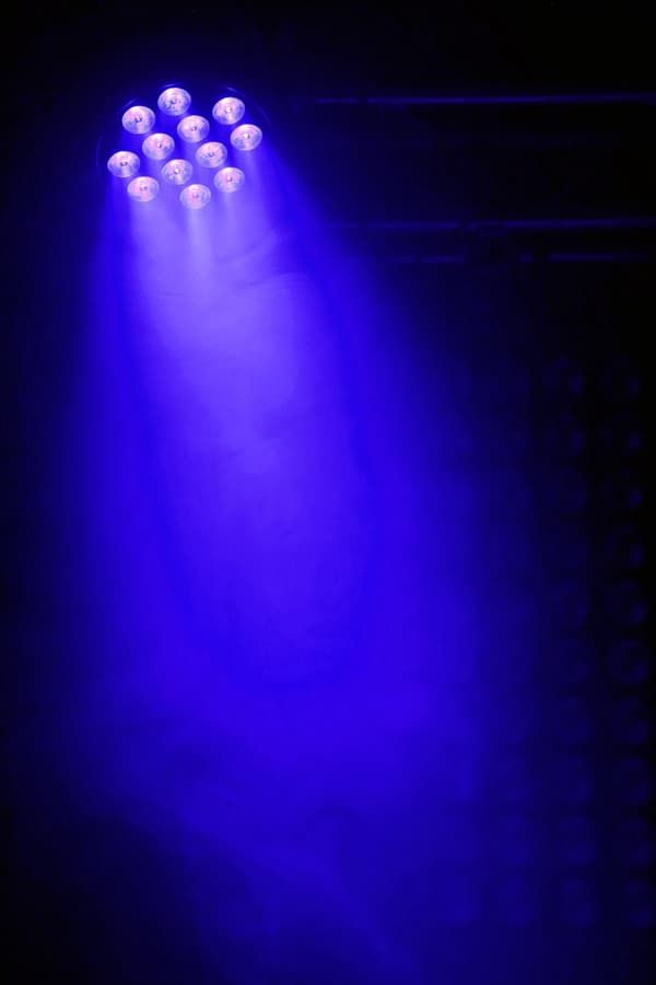 Beamz BT310 Flat PAR 12x6W 4-1 DMX IRC