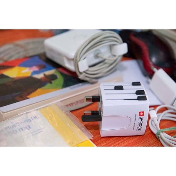 Reseadapter - SKROSS - MUV Micro - Universell - Kompakt - Vit