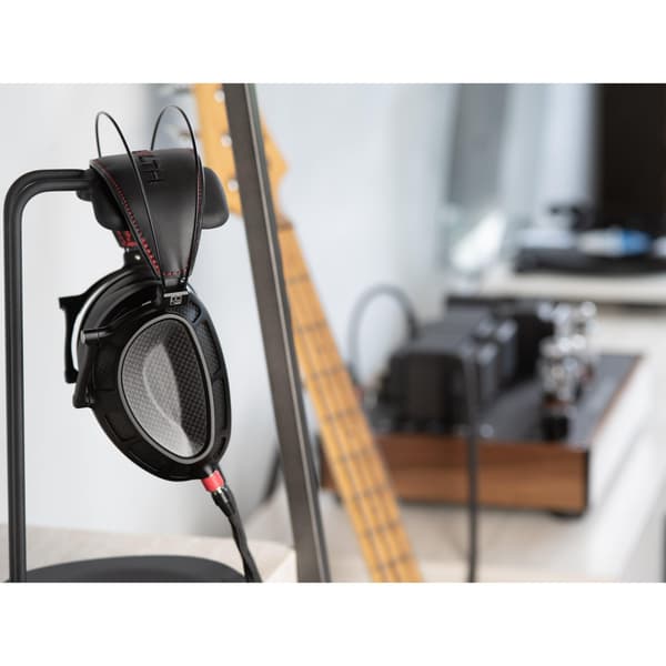 Dan Clark Audio Stealth (Demo)