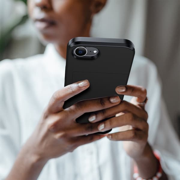 SKALO Armor Kortholder Cover til iPhone 17e - Sort