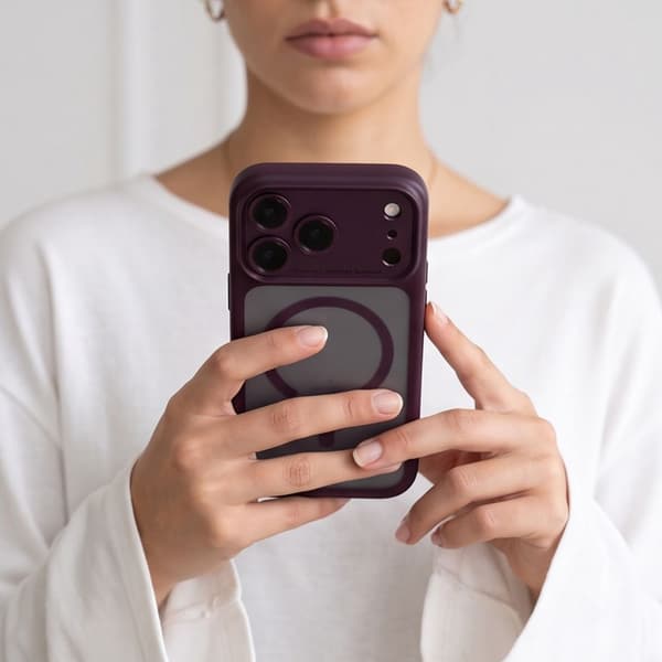 Tech-Protect MagPeak MagSafe CC Cover til iPhone 18 Pro - Matte Dark Cherry