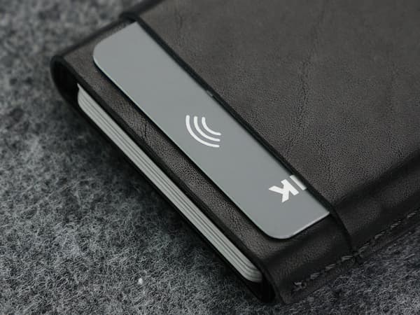 GOBI-lompakko kasviparkitusta nahasta, Nomad Black