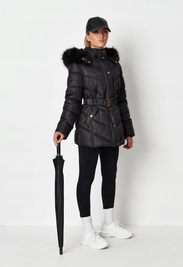 PITKÄN MUSTA TAKKI 32 MISSGUIDED P0/BX5*