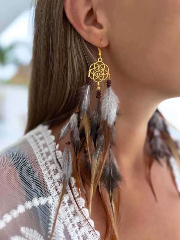 Øreringe med fjer boho MIA brun guld
