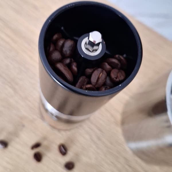 PREMIUM MANUEL JUSTERBAR KAFFEKVÆRN