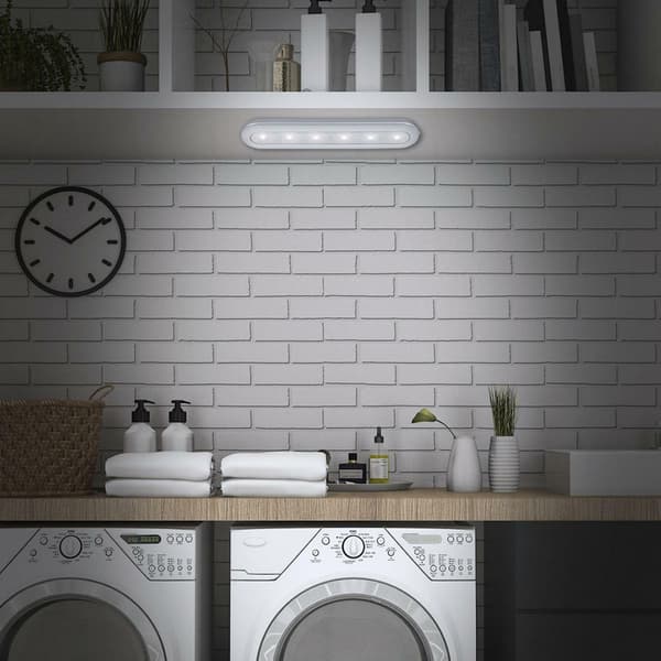 BATTERIDREVET LED-LAMPE - TIMER - NAT - TIL GARDEROBE - SKUFFERUM