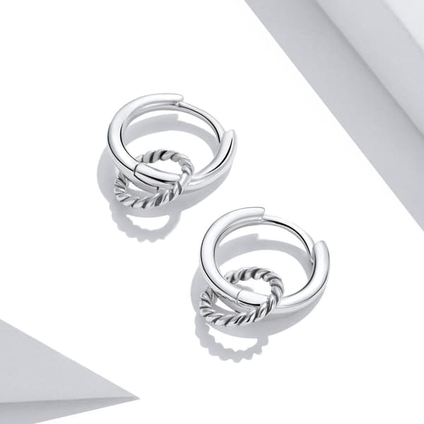 Silverörhängen med DUBBLA ringar och eleganta spännen i silver 925
