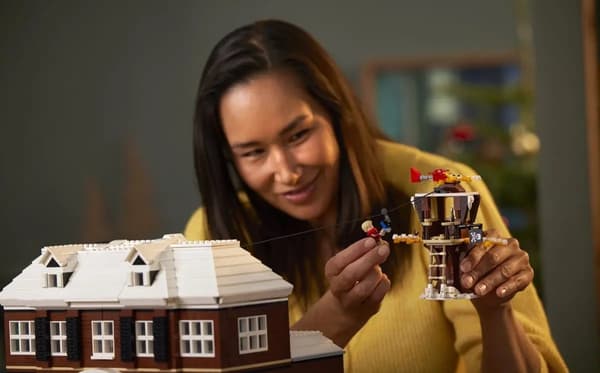 LEGO Ideas 21330 Ensam Hemma