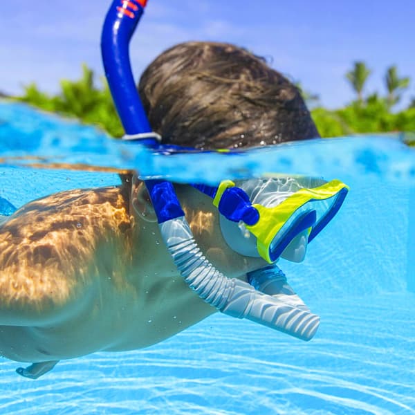 Dykset med mask, snorkel och simbrillor BESTWAY