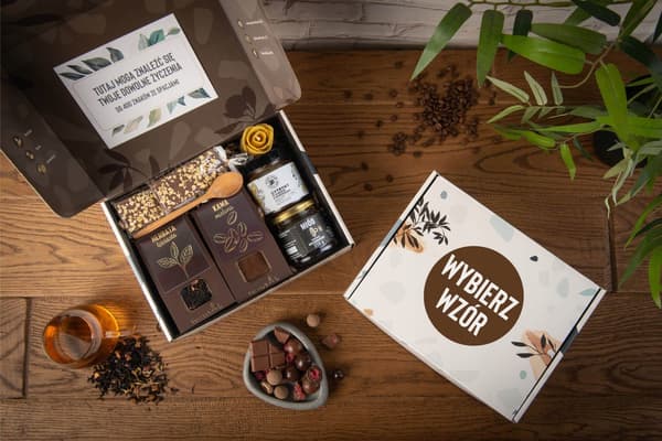 Gavesæt med te, kaffe, citron, honning og hilsen