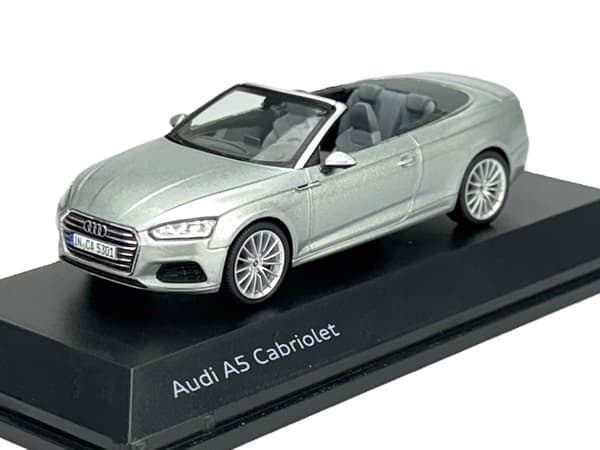 FORHANDLERMODEL AUDI A5 CABRIOLET FLORETT SØLV 1:43 501.17.053.31