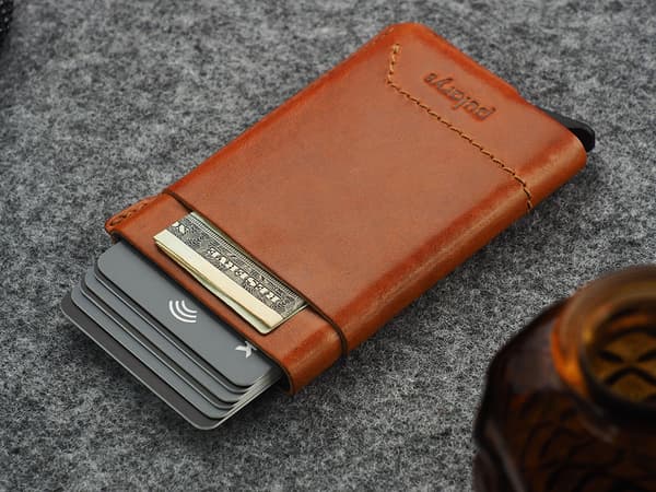 GOBI-lompakko kasviparkitusta nahasta, Nomad Cognac
