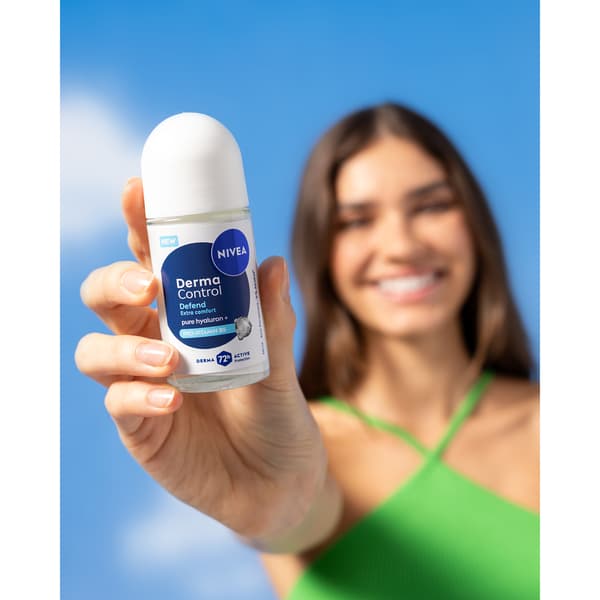 100227 NIVEA Derma Control Defend antiperspirant roll-on 50ml