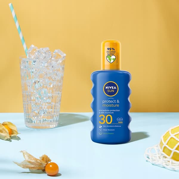NIVEA SUN Kosteuttava Spray SPF30 200 ml