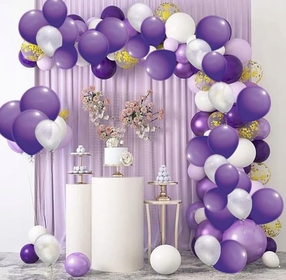 Violetti ja kultainen ilmapalloseppele