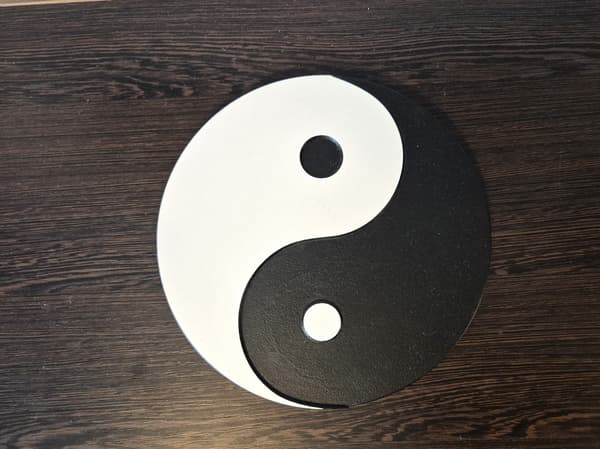 Yin Yang sort-hvidt symbol MDF 18 mm, diameter 25 cm