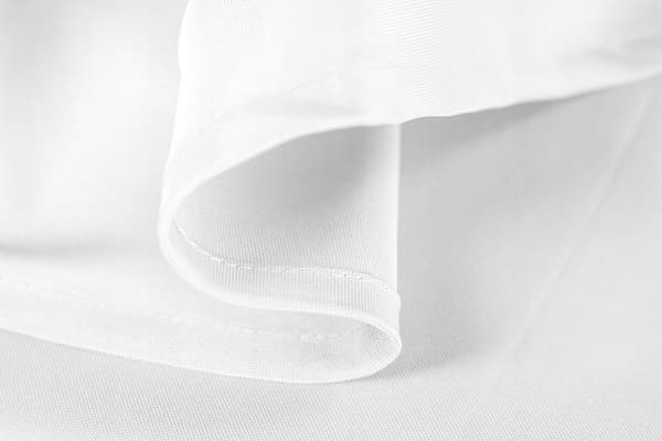 PLETRESISTENT HVID GLAT BORDDUG TIL BORD 200x160cm polyester 180g