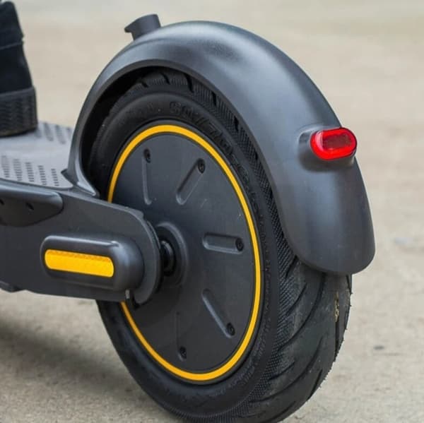 Ninebot Max G30 LED-takavalo