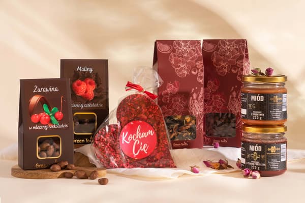 presentkorg set te kaffe sötsaker krämig honung naturlig
