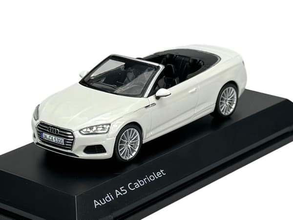 FORHANDLERMODEL AUDI A5 CABRIOLET TOFANA HVID 1:43 501.17.053.32