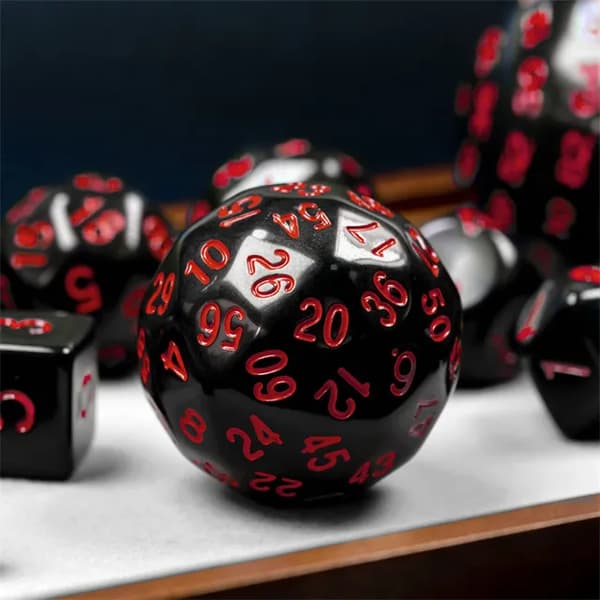 RPG-tärningar svarta och röda set med 15 tärningar