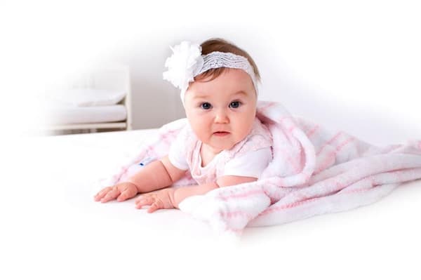 Filt med broderi 75x100 RICCO Rosa