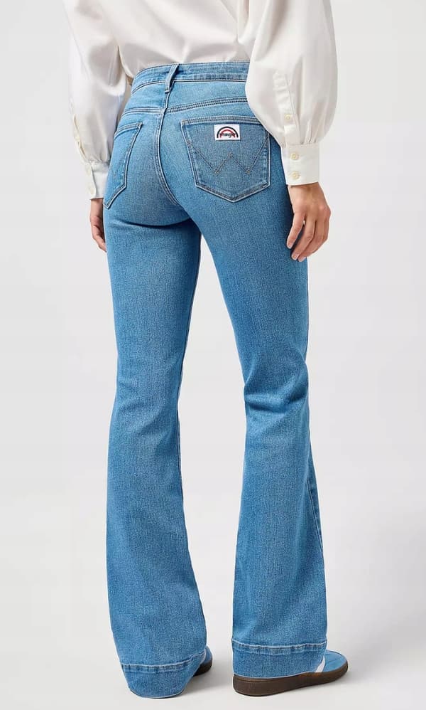 Wrangler Klockformad Tidvatten Glöd damjeans W28 L32