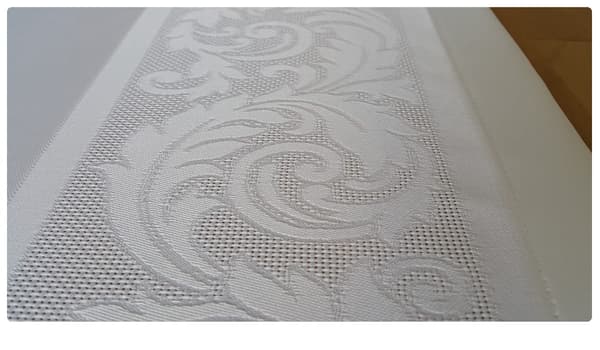 Fläckavvisande bordsduk VIT 140x200 Mesa LAURA