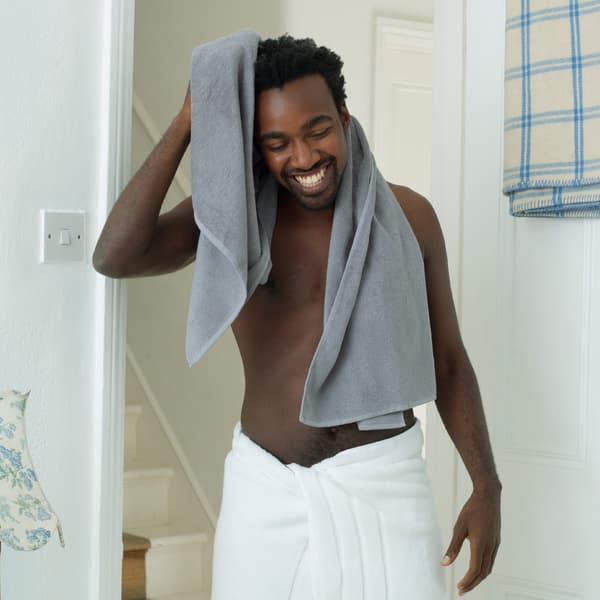 683149 Dove Men Geeli Mukavuus 400ML 313448