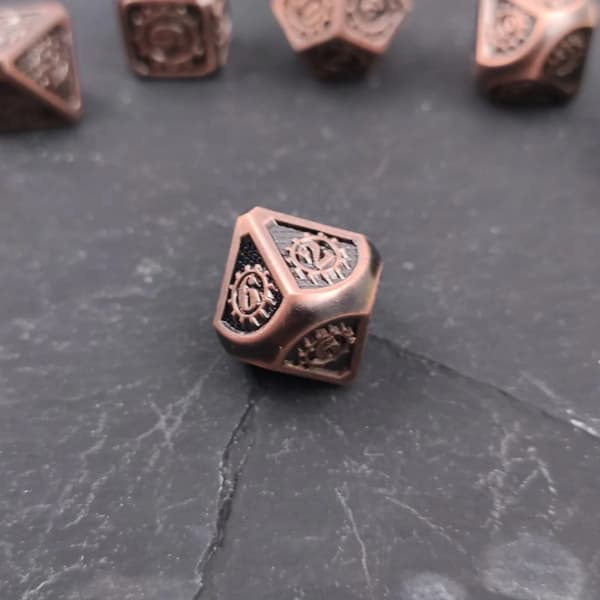 Steampunk RPG terningsæt med 7 metalterninger