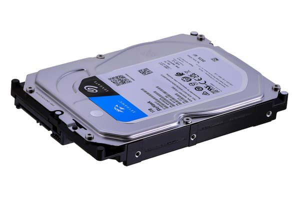 Seagate SkyHawk 1 Tt:n SATA-kiintolevy ST1000VX013 3,5"