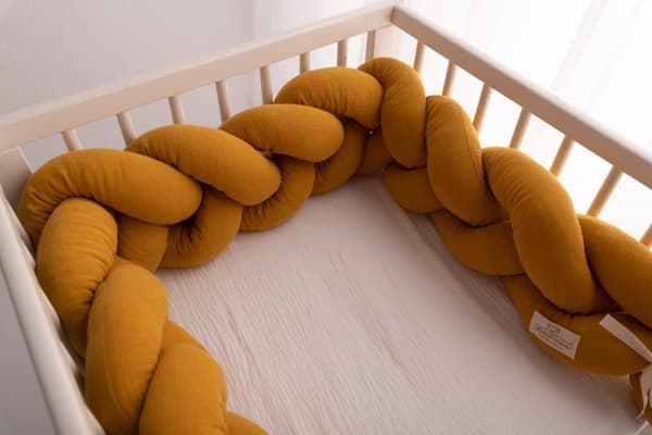 Flätad muslin spjälskydd 200 cm honung