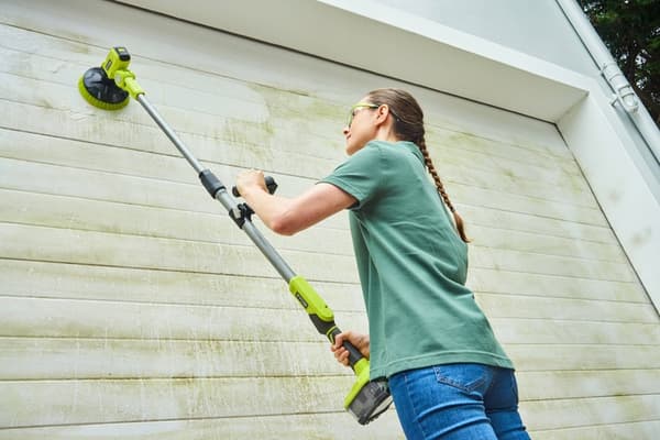 RYOBI teleskopisk roterende børste 18V
