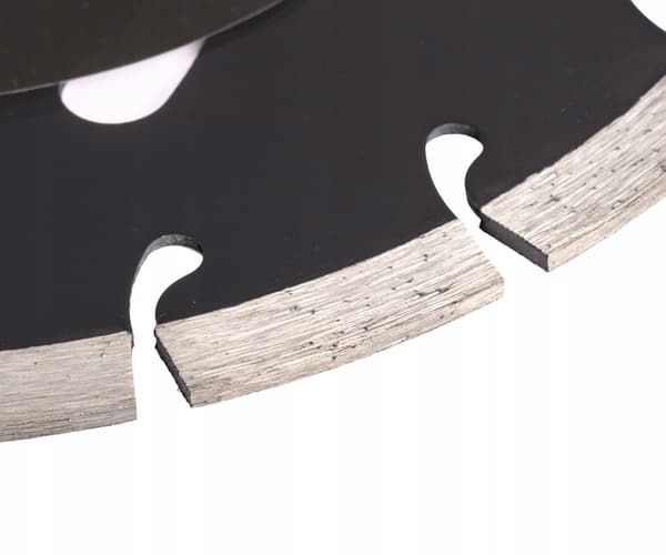 Segmenteret diamantskive 230mm x 22.2mm til betonblokke